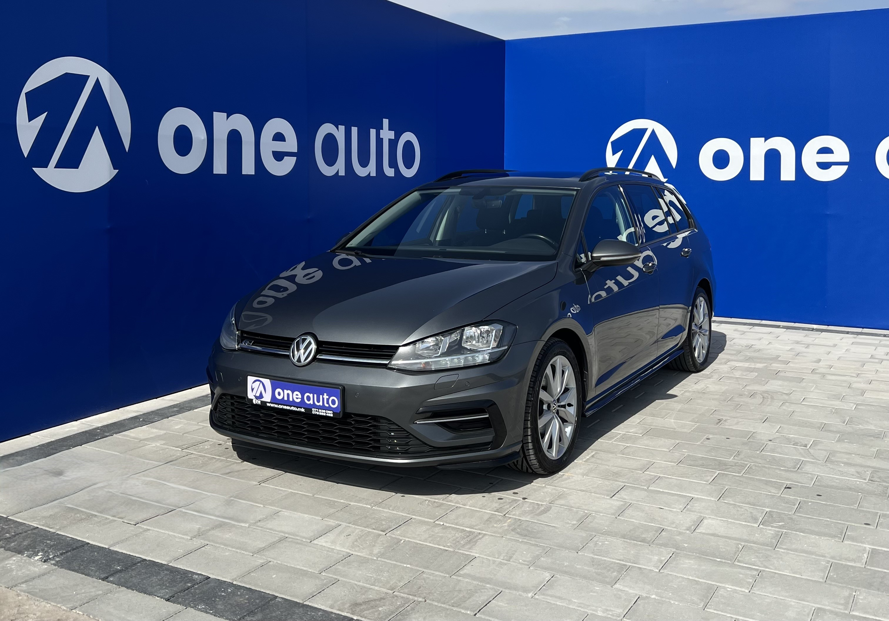 Volkswagen Golf   - 2019