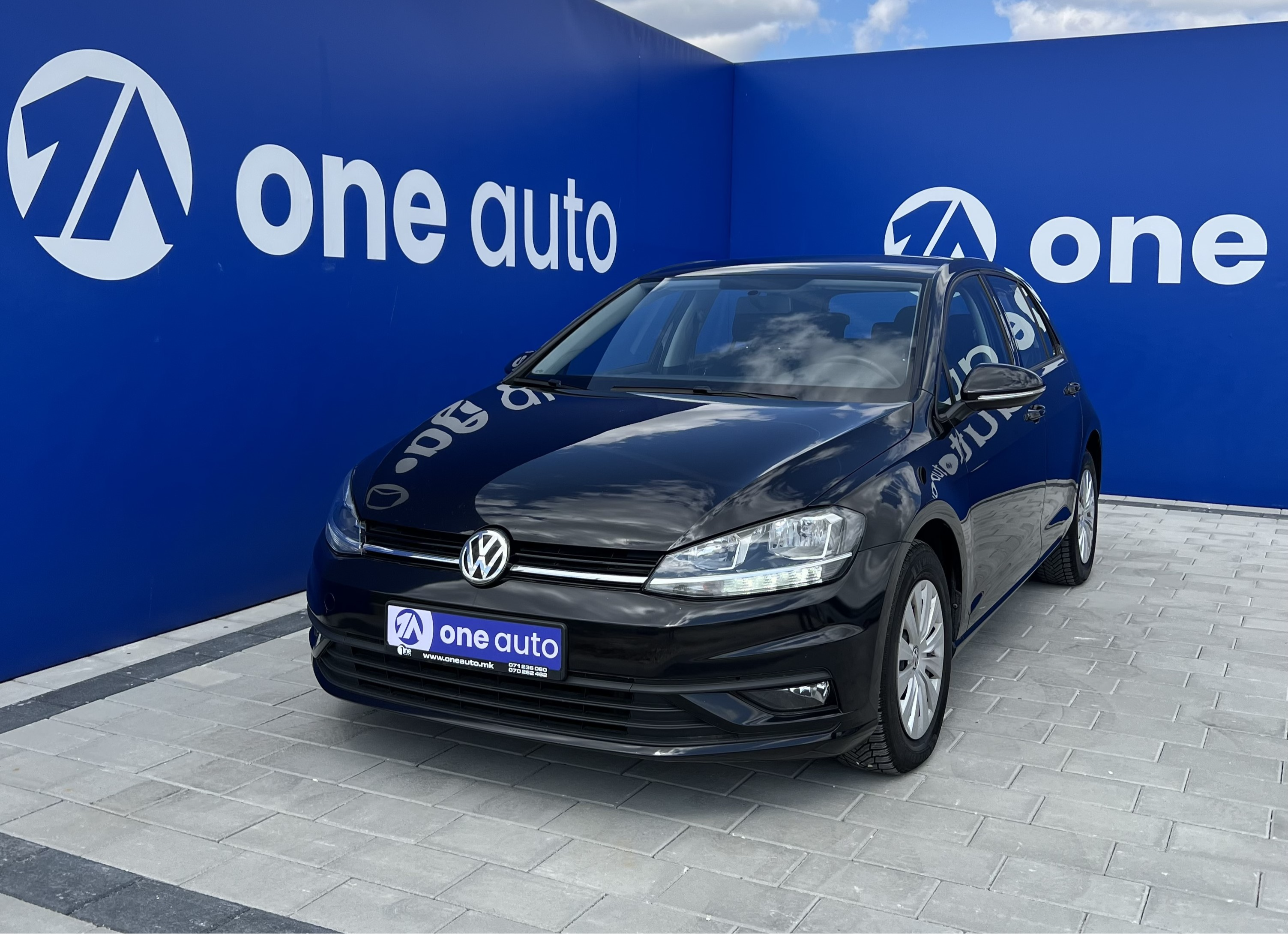 Volkswagen Golf   - 2019