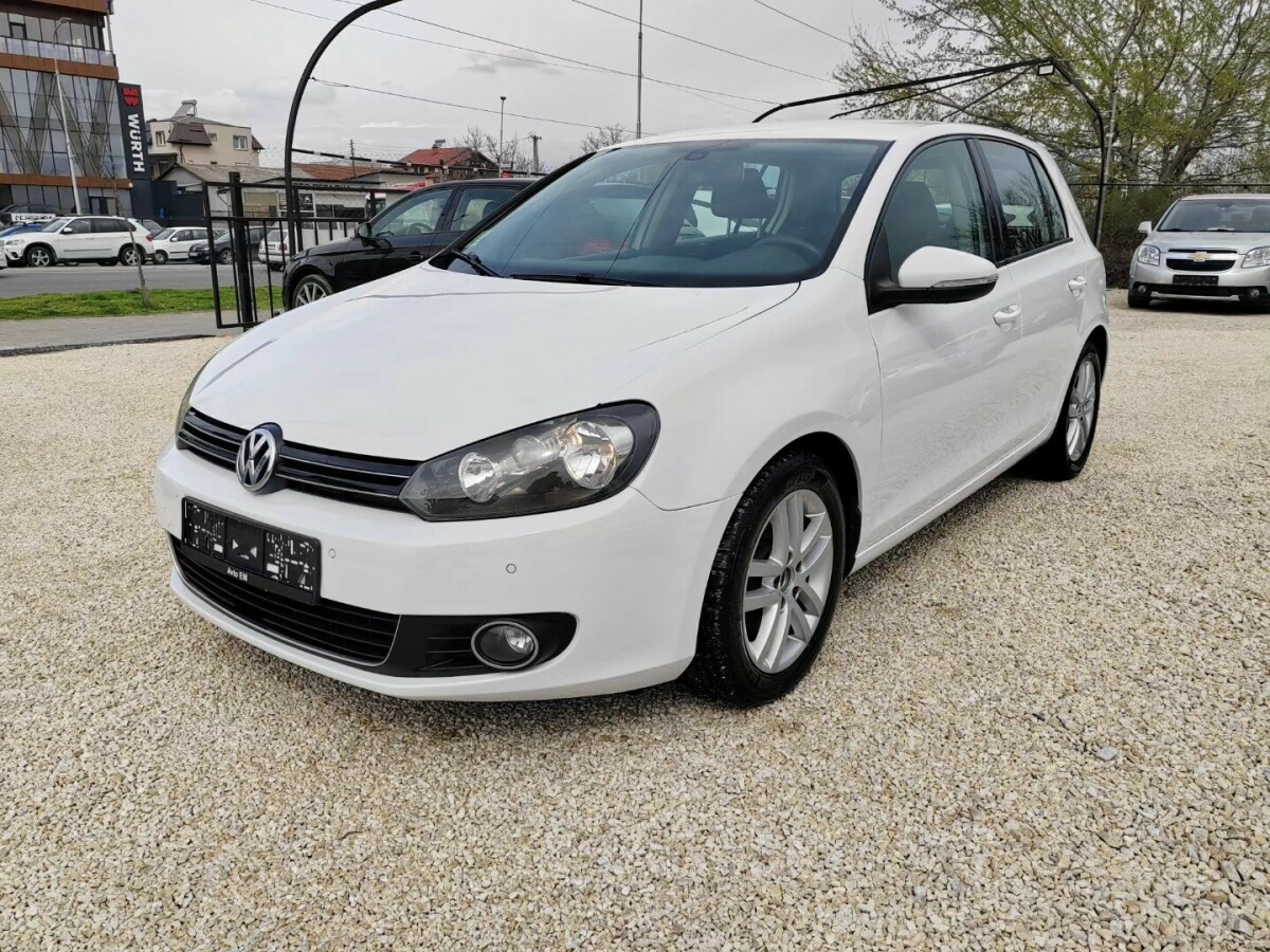 Volkswagen Golf   - 2010