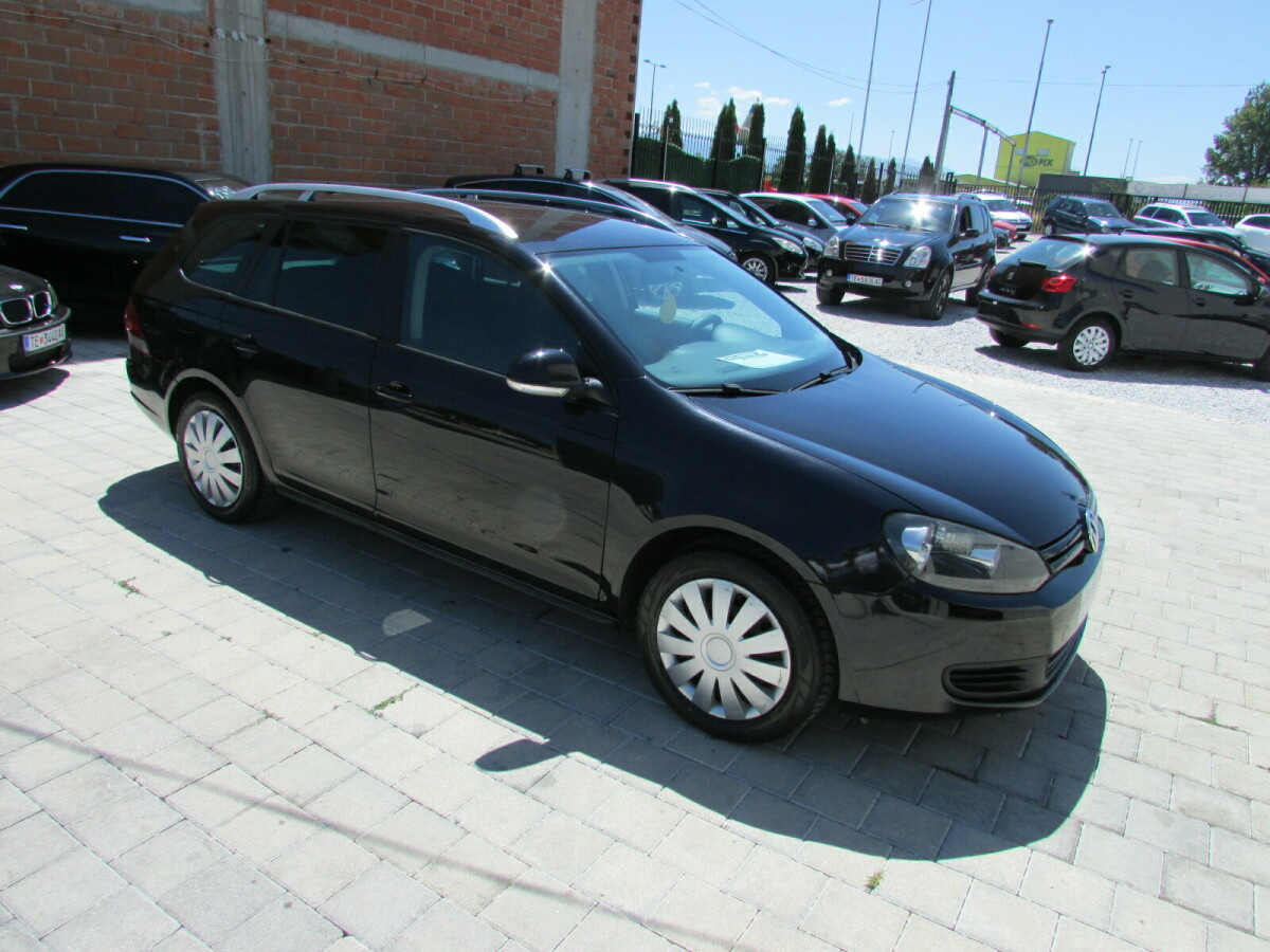 Volkswagen Golf   - 2010