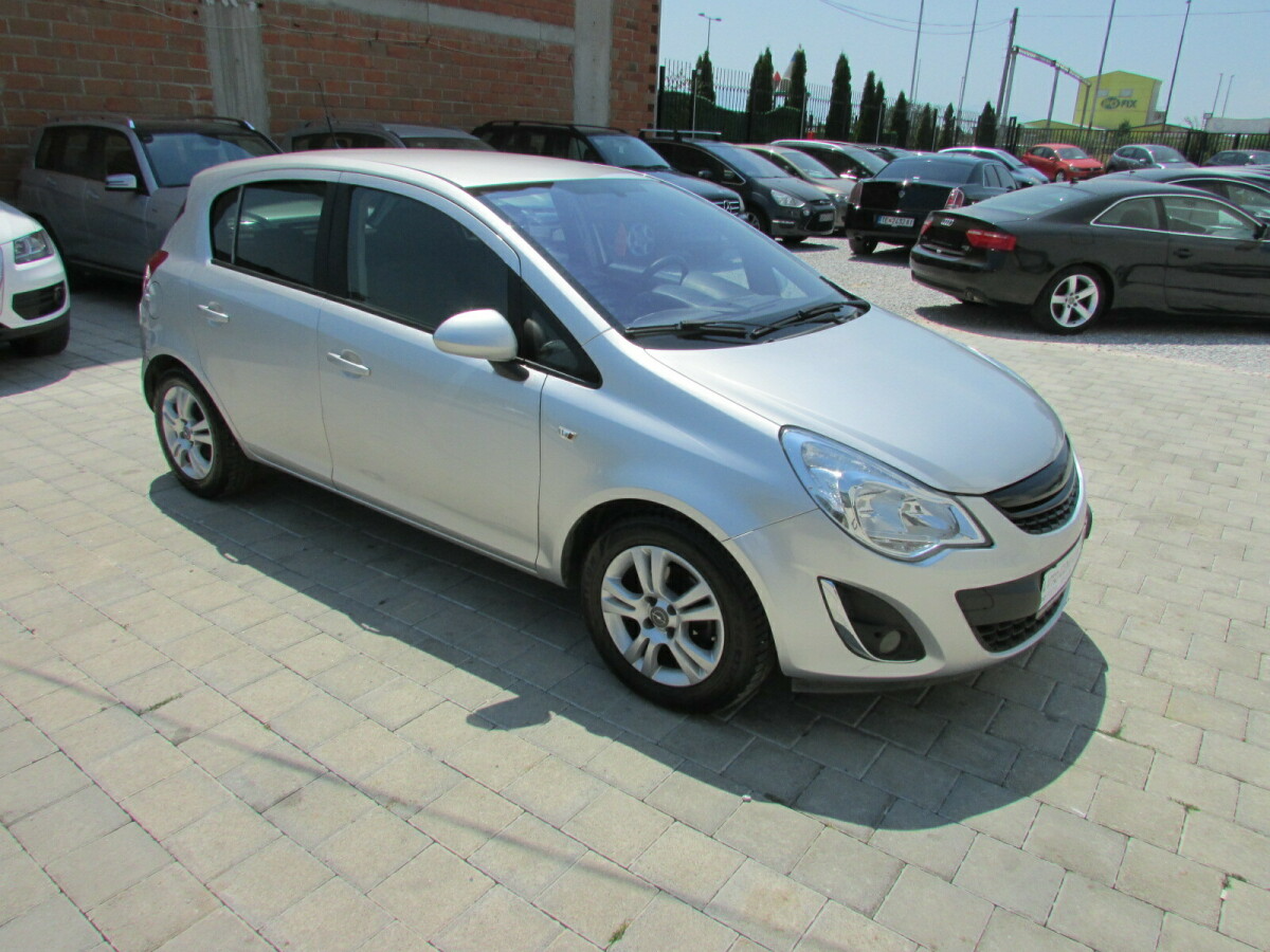 Opel Corsa   - 2012