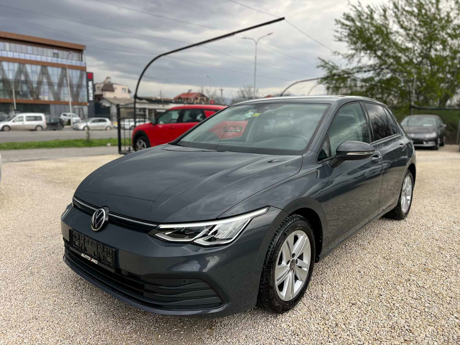 Volkswagen Golf   - 2020