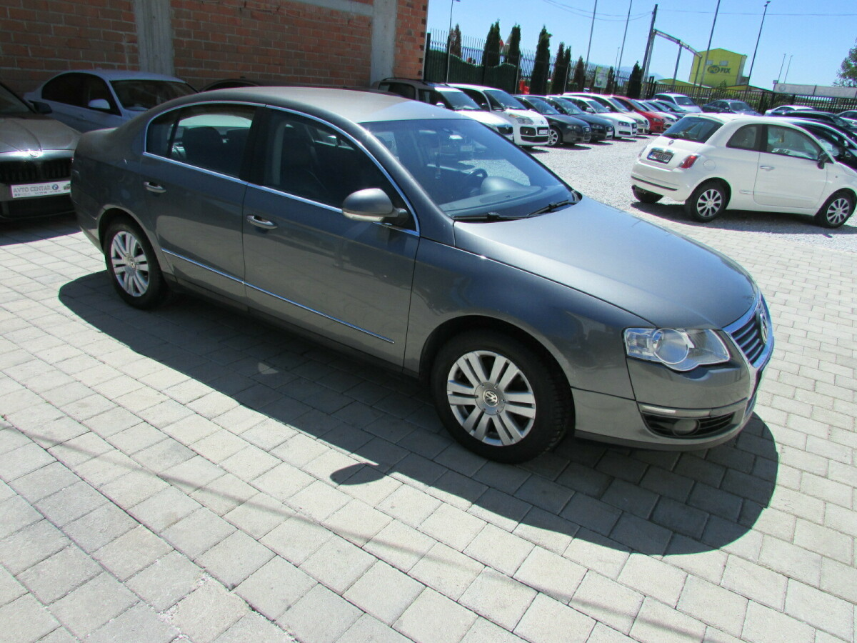 Volkswagen Passat   - 2007