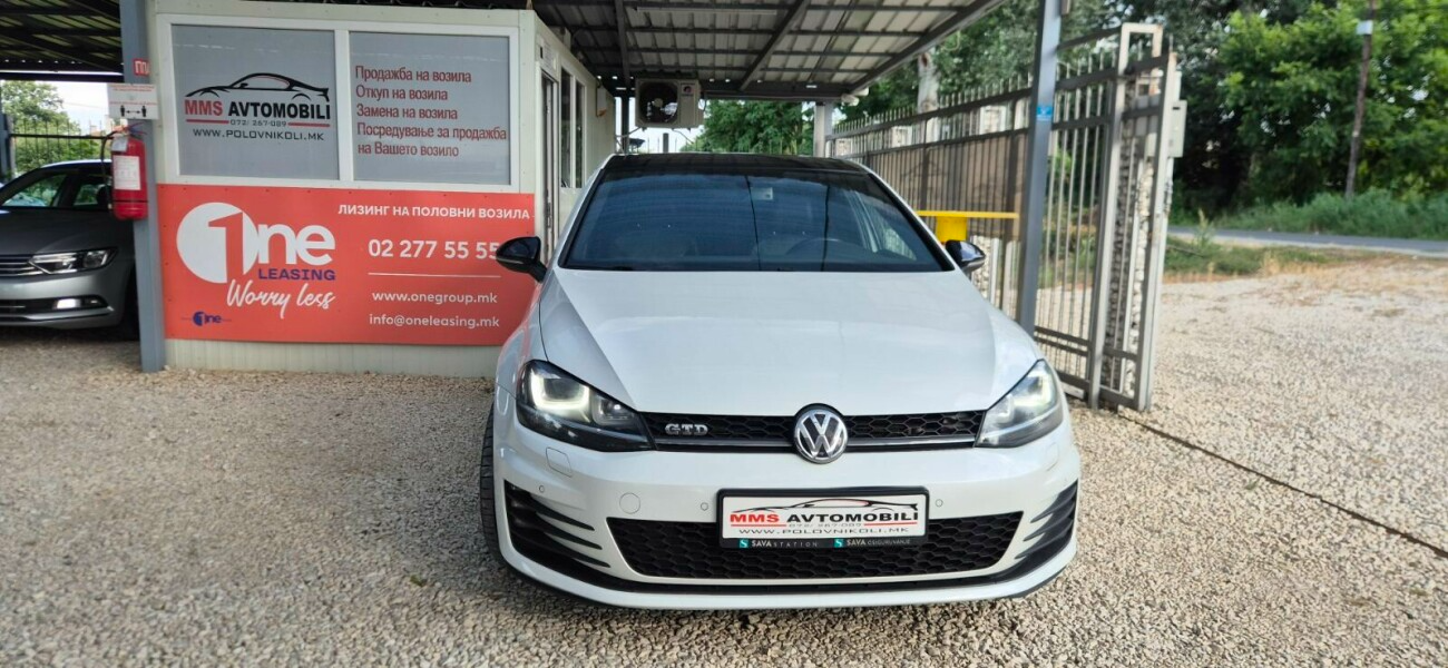 Volkswagen Golf   - 2015