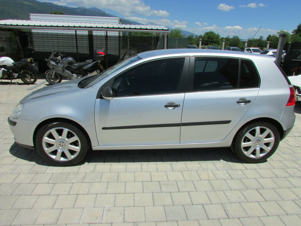 Volkswagen Golf   - 2009