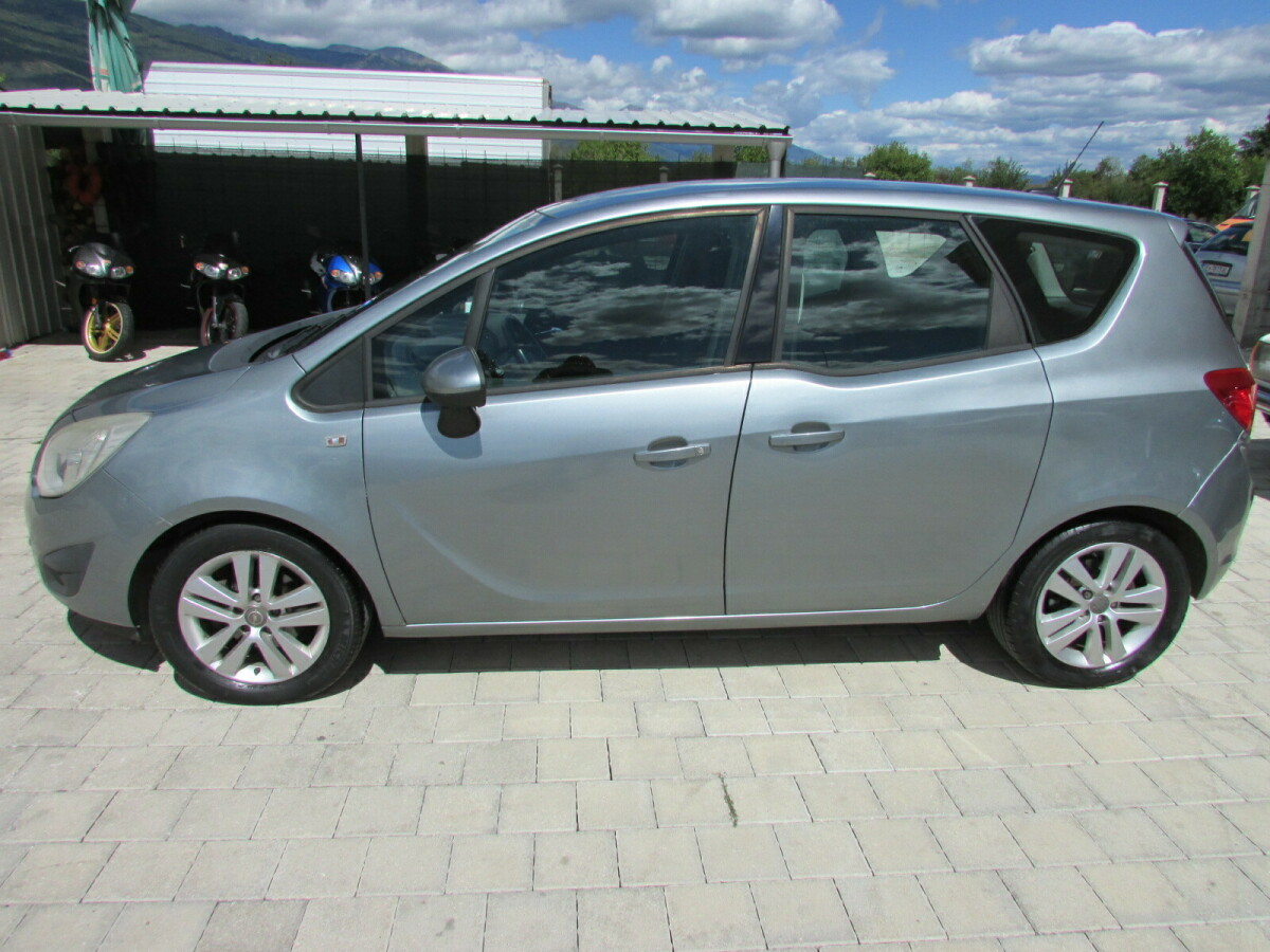 Opel Meriva   - 2011