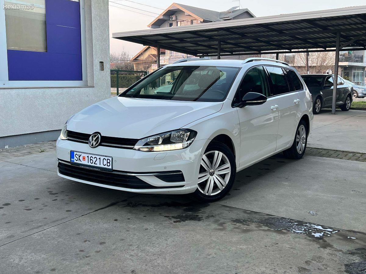 Volkswagen Golf   - 2020