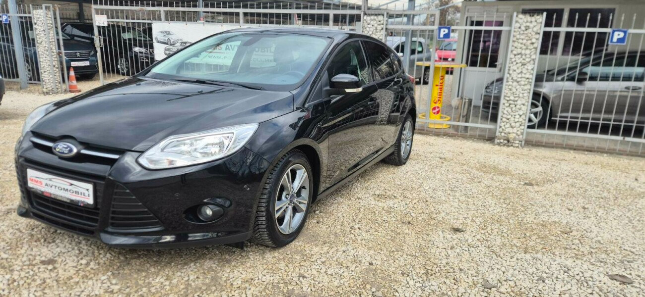 Ford Focus   - 2013