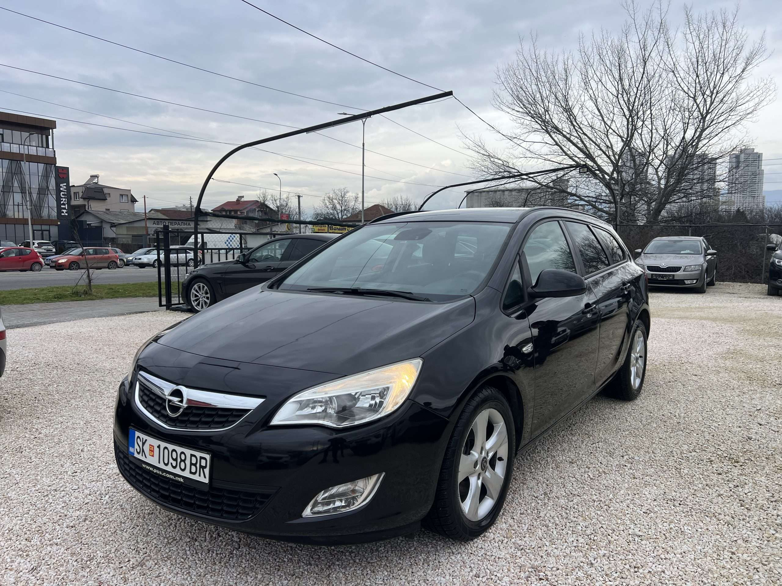 Opel Astra   - 2011