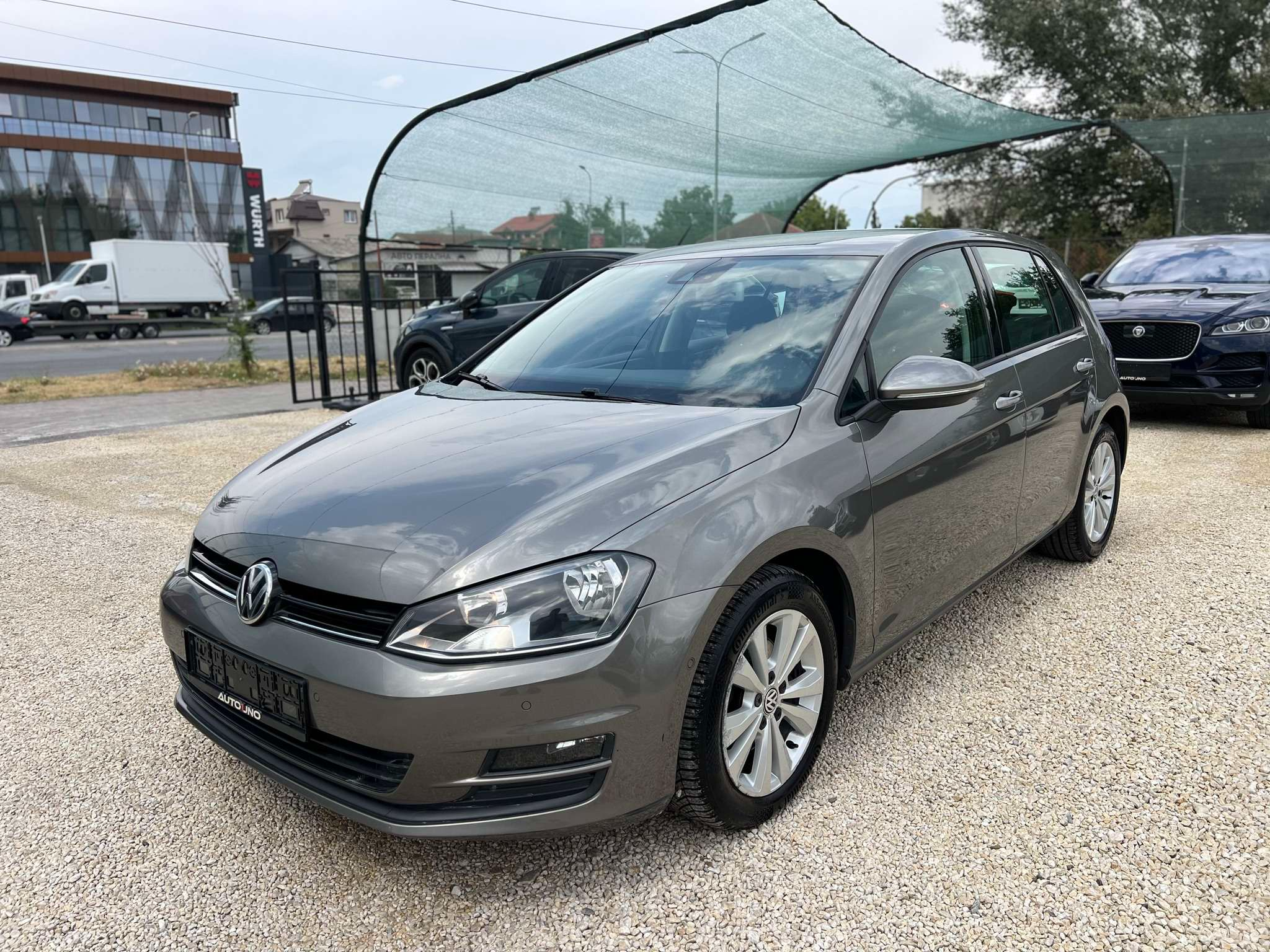 Volkswagen Golf   - 2013