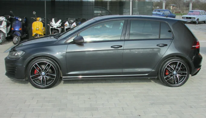 Volkswagen Golf  - 2014