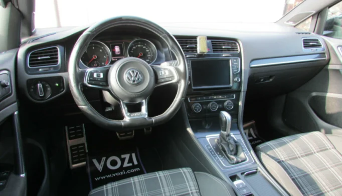 Volkswagen Golf  - 2014