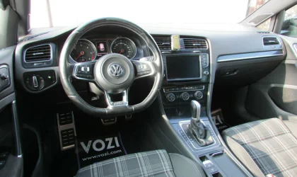 Volkswagen Golf  - 2014