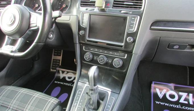 Volkswagen Golf  - 2014