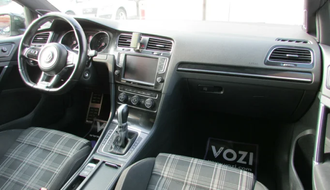Volkswagen Golf  - 2014