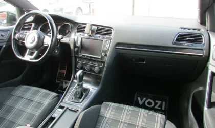 Volkswagen Golf  - 2014