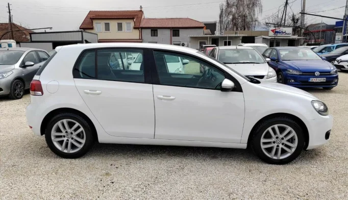 Volkswagen Golf  - 2010