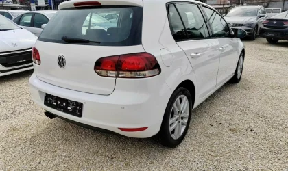 Volkswagen Golf  - 2010