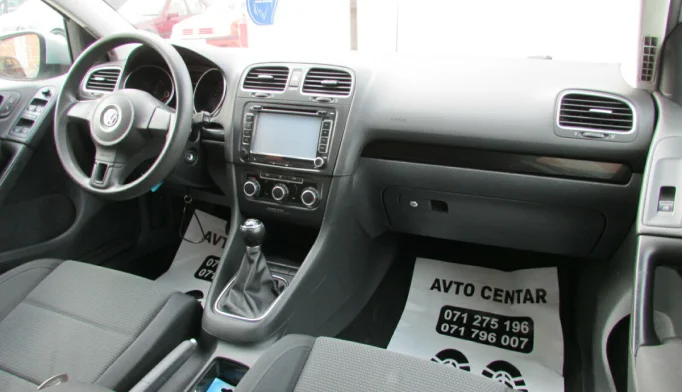 Volkswagen Golf  - 2010