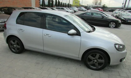 Volkswagen Golf  - 2010