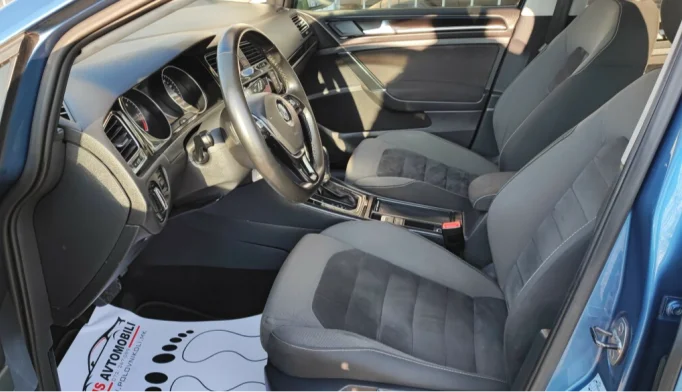 Volkswagen Golf  - 2013