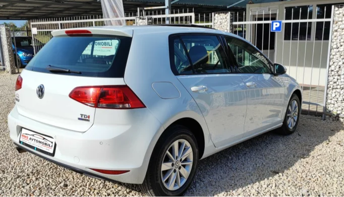Volkswagen Golf  - 2013