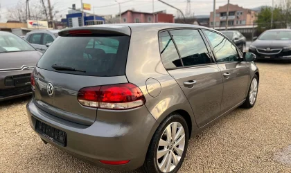 Volkswagen Golf  - 2009