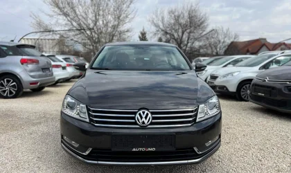 Volkswagen Passat  - 2011
