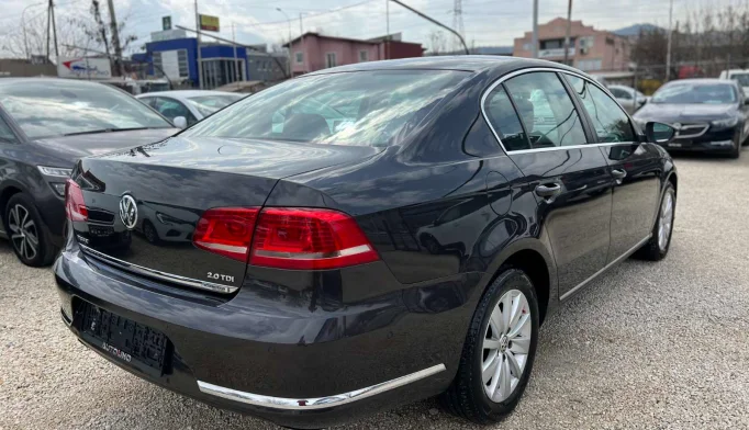 Volkswagen Passat  - 2011