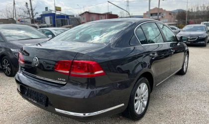 Volkswagen Passat  - 2011