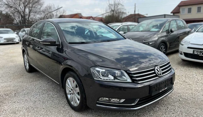 Volkswagen Passat  - 2011