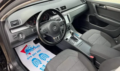 Volkswagen Passat  - 2011