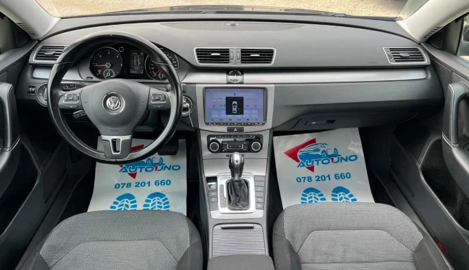 Volkswagen Passat  - 2011