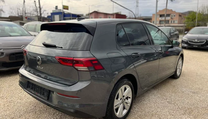 Volkswagen Golf  - 2020