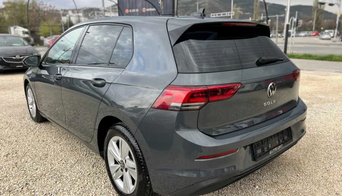 Volkswagen Golf  - 2020