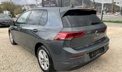 Volkswagen Golf  - 2020