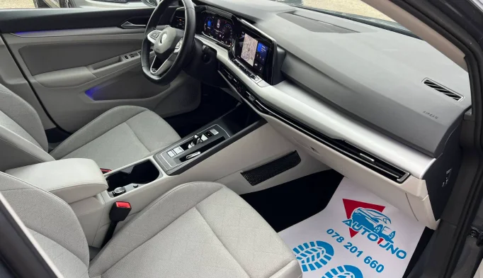 Volkswagen Golf  - 2020