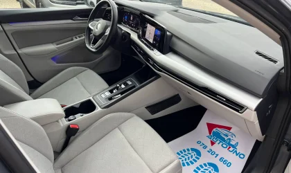 Volkswagen Golf  - 2020