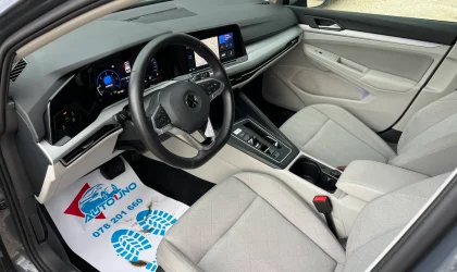 Volkswagen Golf  - 2020