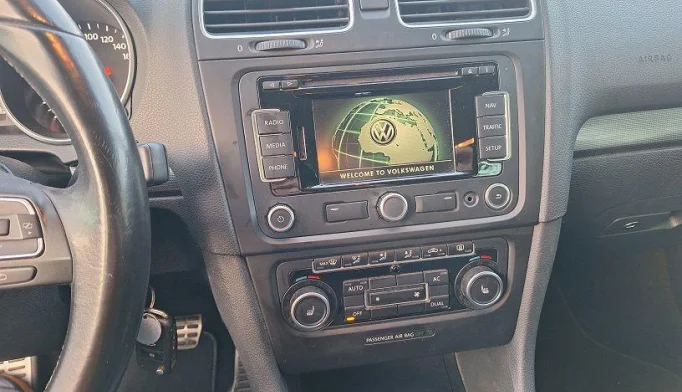 Volkswagen Golf  - 2011