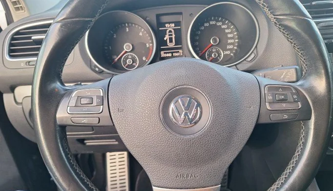 Volkswagen Golf  - 2011