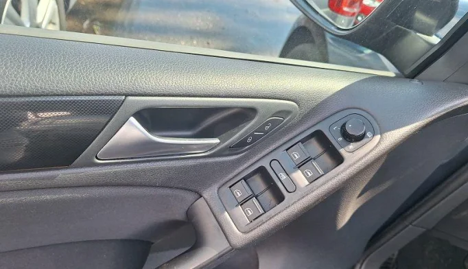 Volkswagen Golf  - 2009