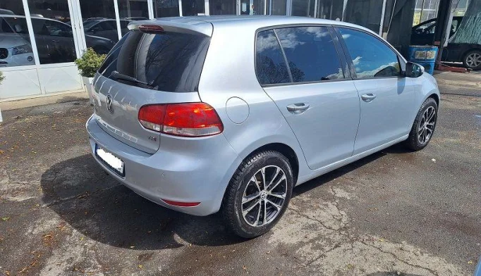 Volkswagen Golf  - 2009