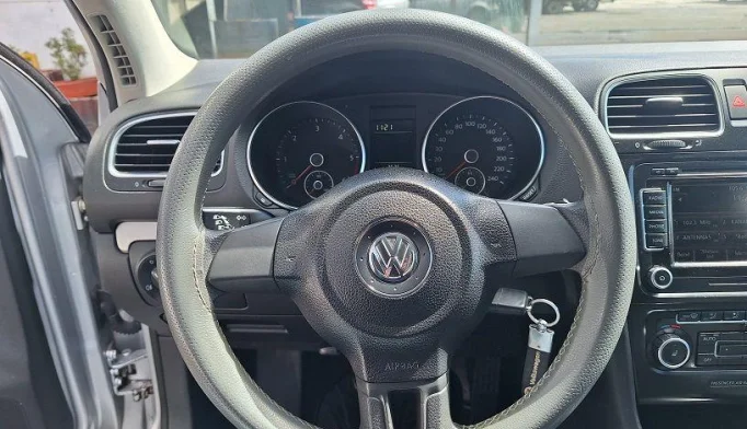 Volkswagen Golf  - 2009