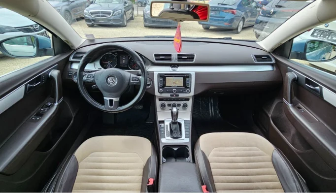 Volkswagen Passat  - 2013