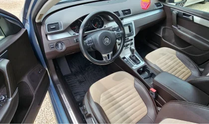 Volkswagen Passat  - 2013