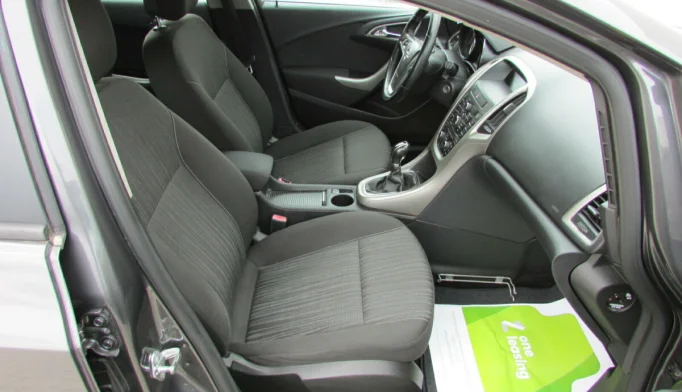 Opel Astra  - 2012