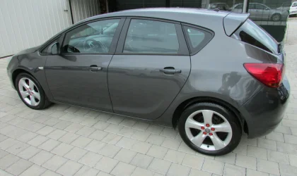 Opel Astra  - 2012