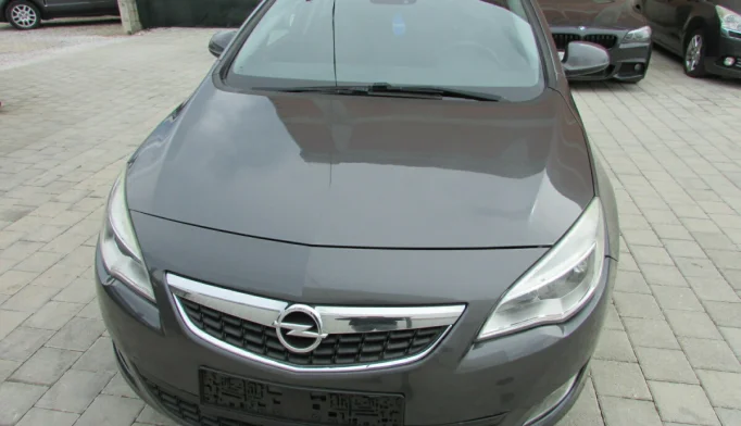 Opel Astra  - 2012