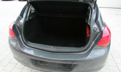 Opel Astra  - 2012